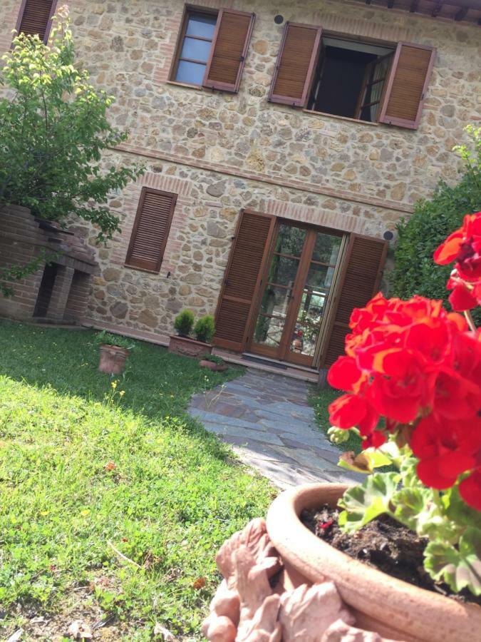 Casa Valerie Villa Castelmuzio Exterior photo